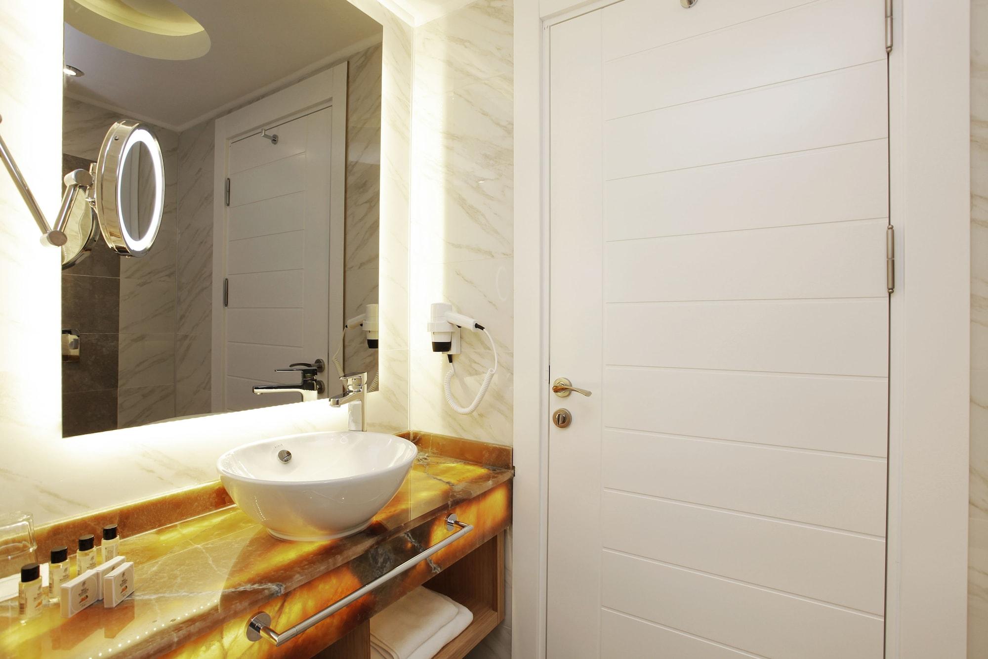 Kleopatra Suit Hotel (Adults Only) อลันยา ภายนอก รูปภาพ